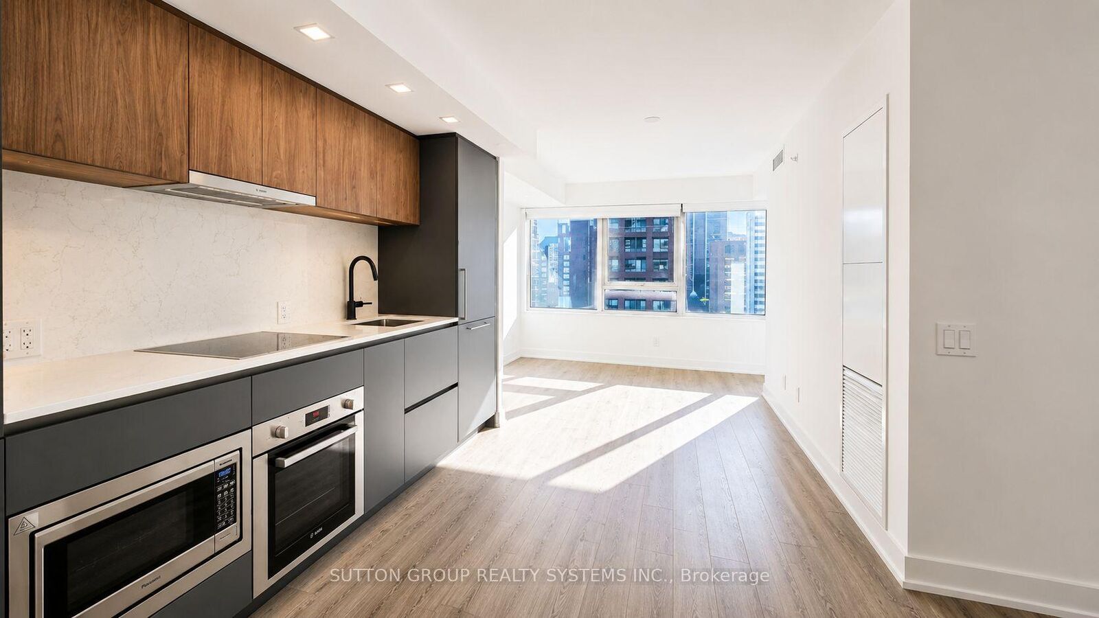 Property Photo:  609 Sherbourne Street 1103  ON M4X 0A4 