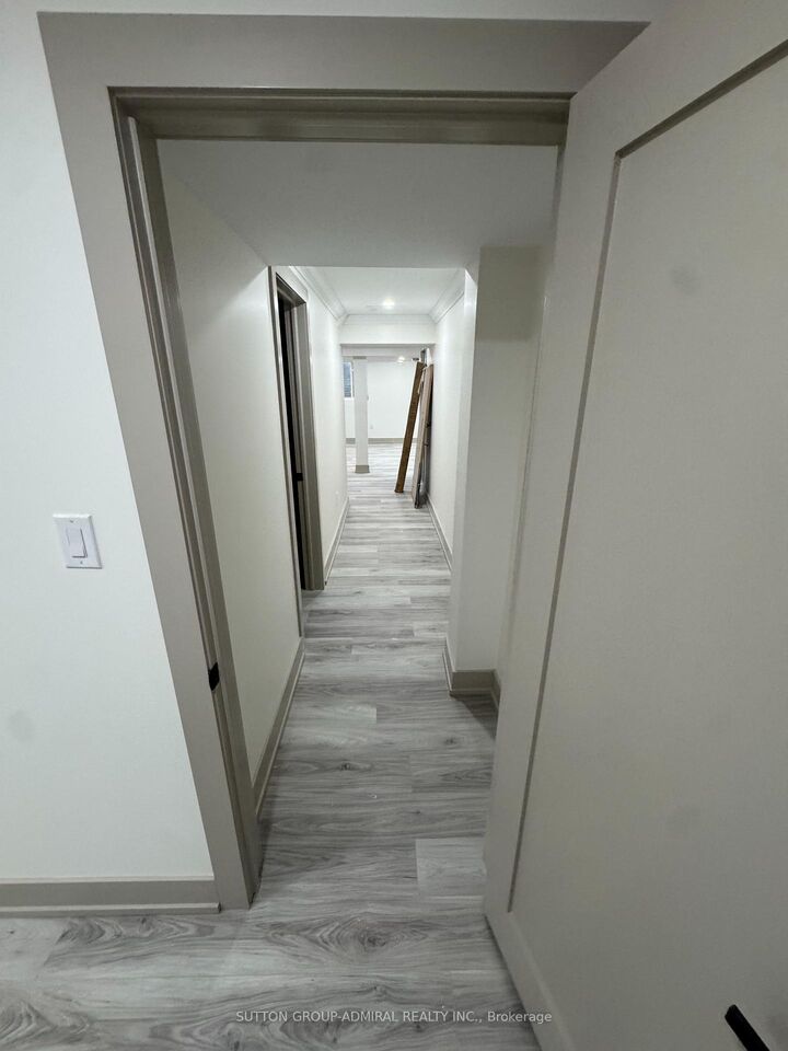 Property Photo:  29 Wendelyn Drive Bsmt  ON L4E 0P8 
