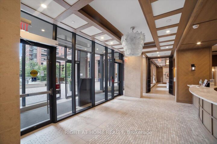 Property Photo: 830 Lawrence Avenue 537 ON M6A 0C4