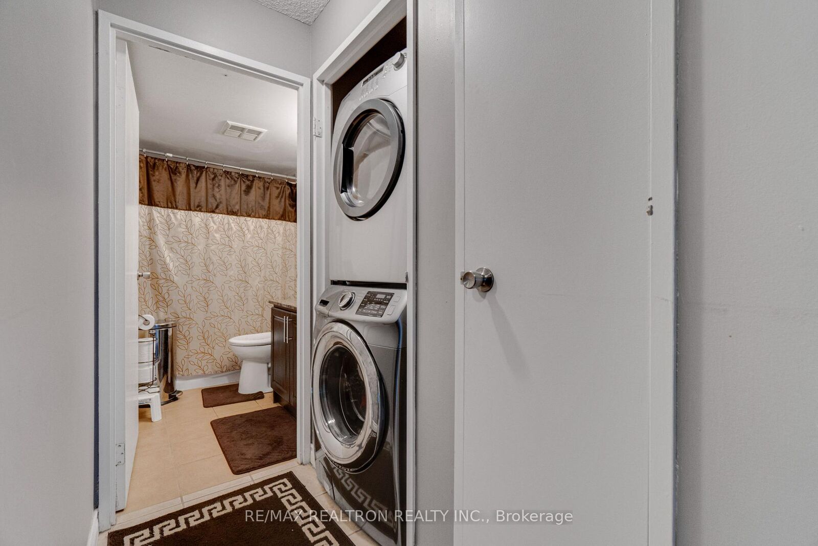 Property Photo:  25 Trailwood Drive 2403  ON L4Z 3K9 