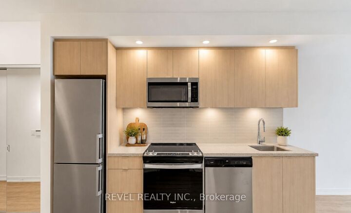8868 Yonge Street 316E — photo 1
