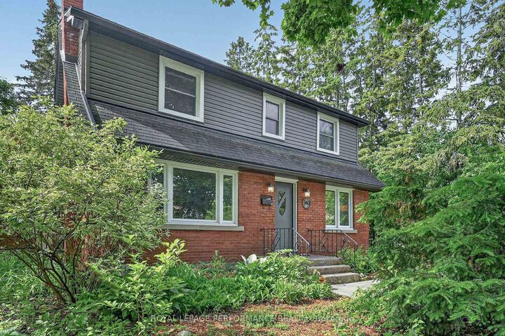 Property Photo:  140 Begonia Avenue  ON K1H 6E4 