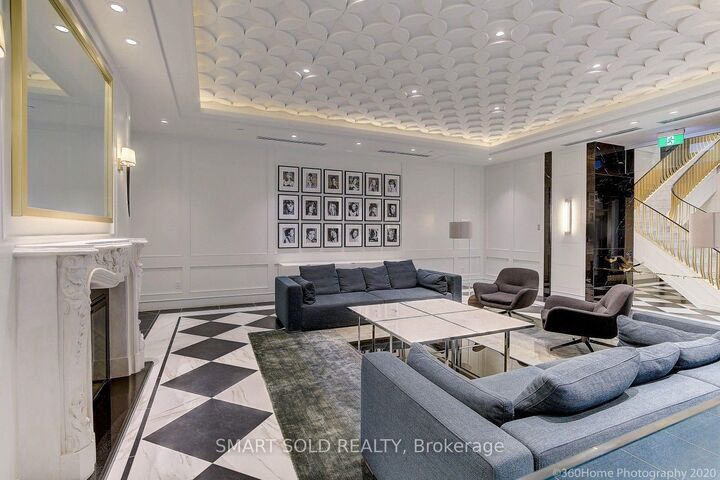 Property Photo: 955 Bay Street 607 ON M5S 2A2