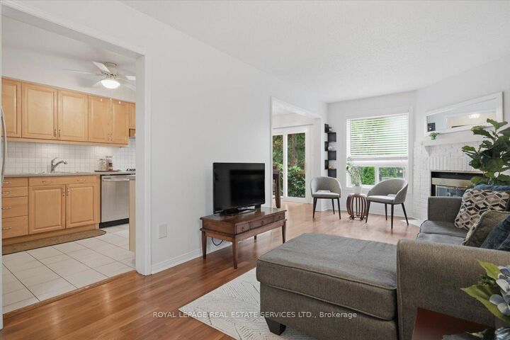 Property Photo: 4605 Donegal Drive 24 ON L5M 4X7