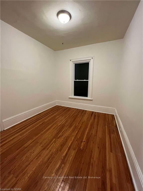 Property Photo:  231 Albert Street  ON K8N 3N6 
