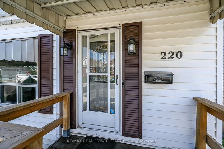 Property Photo:  220 Paling Avenue  ON L8H 5J7 