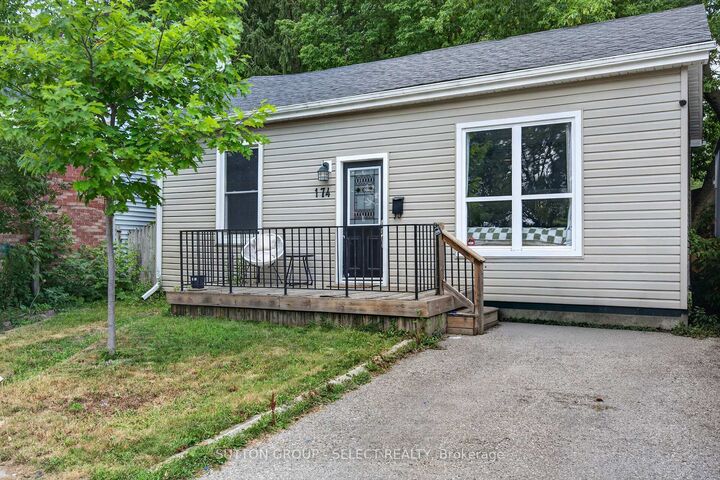 174 Clarence Street — photo 1