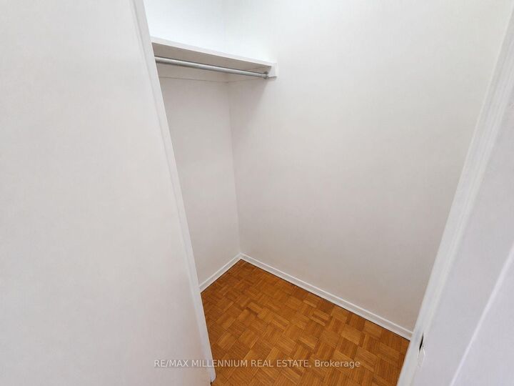 Property Photo:  250 Frederick Street 507  ON N2H 2N1 