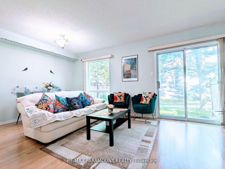 Property Photo: 37 Wickstead Court ON L6R 1N8