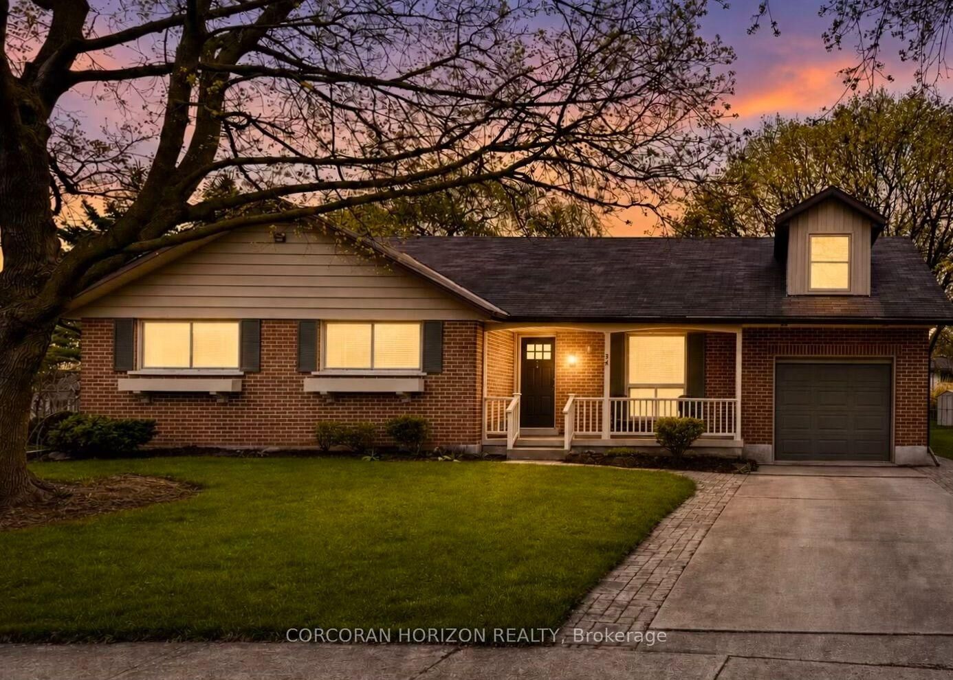 Property Photo:  34 Yule Place  ON N2B 2J8 