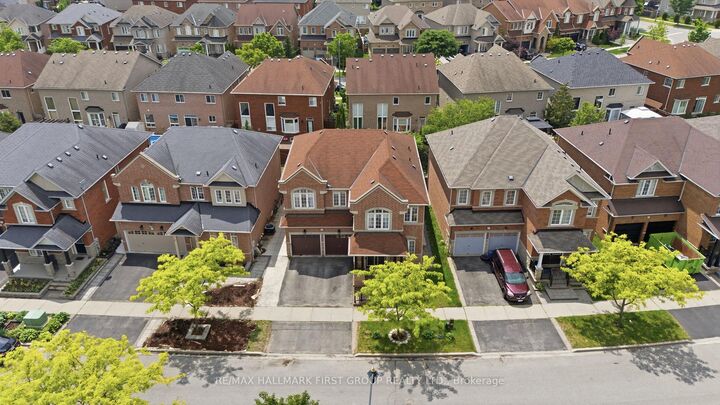 Property Photo:  22 Cragg Crescent  ON L1T 0E4 