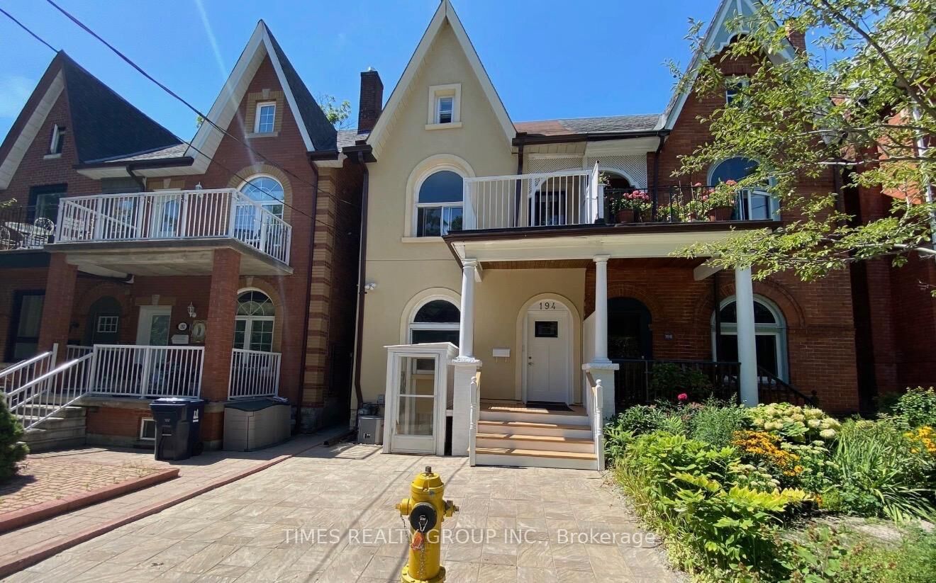Property Photo:  194 Concord Avenue Main  ON M6H 2P3 
