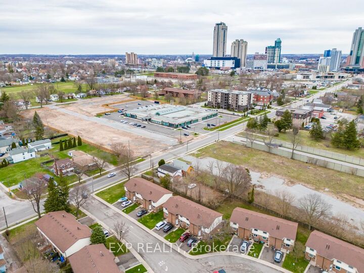 Property Photo: 5938 Dunn Street ON L2G 2P1