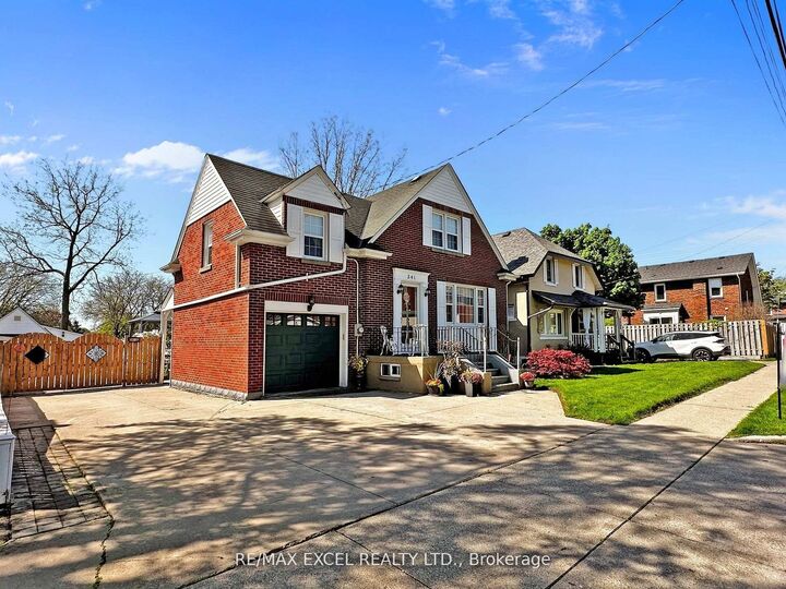 Property Photo:  341 Richmond Street E  ON L1G 1E8 