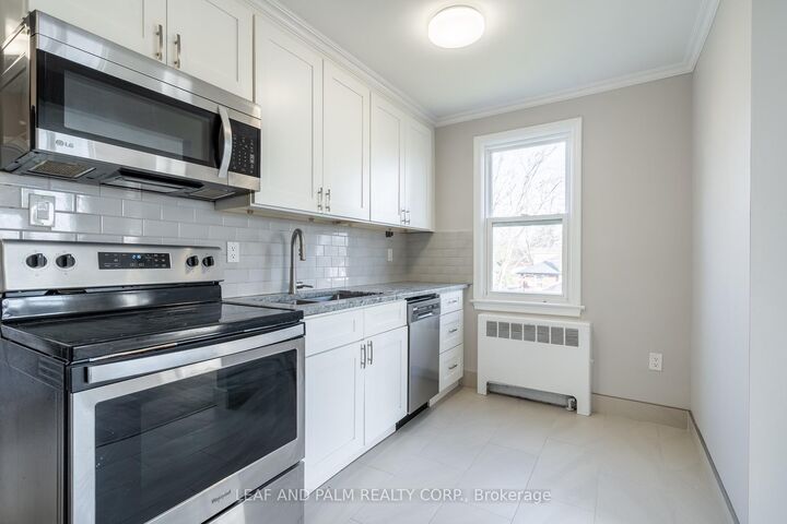 Property Photo: 5567 Ontario Avenue 2 ON L2E 3S4