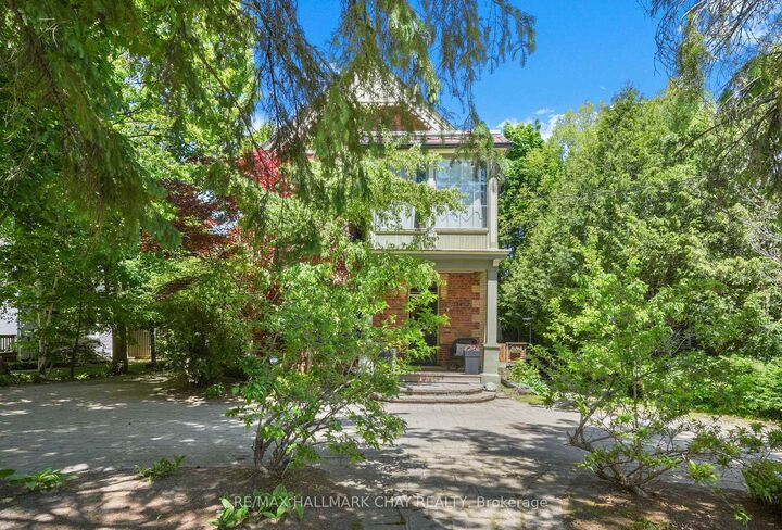 Property Photo: 134 Victoria Street E ON L9R 1K6