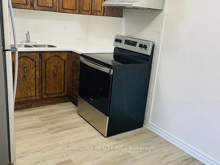 Property Photo: 73 Roncesvalles Avenue 2 ON M6R 2K6