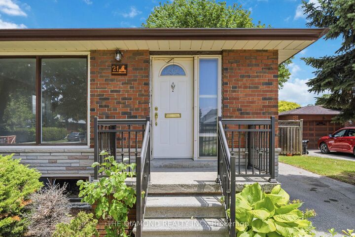 Property Photo: 21 Jardine Place ON M9R 2B8