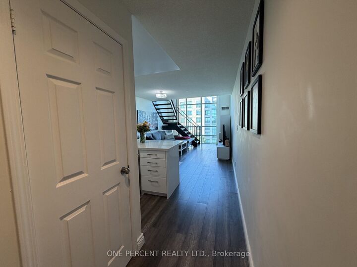 Property Photo: 3 Ellesmere Street 607 ON L4B 4N2