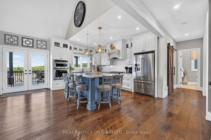 Property Photo: 29 Thoroughbred Drive ON L0K 1E0