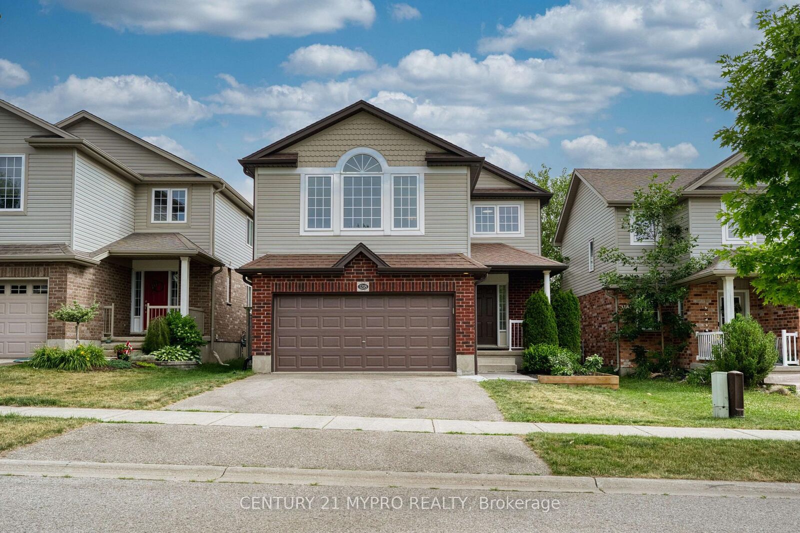 Property Photo: 1218 Baird Street ON N6H 0G5