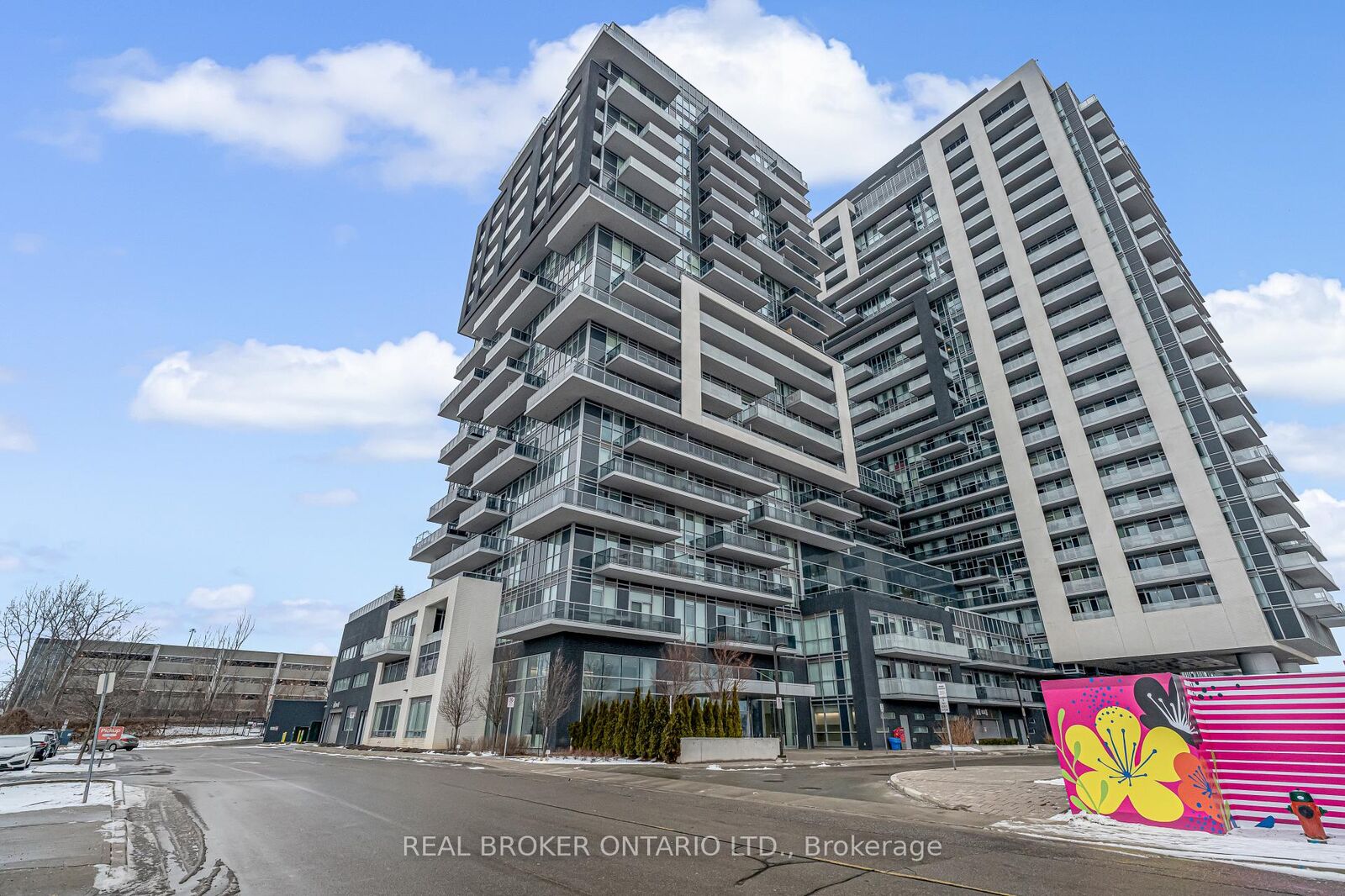 Property Photo: 2093 Fairview Street 607 ON L7R 0E6