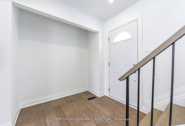 Property Photo: 4 Hardcastle Court ON L6S 2A9