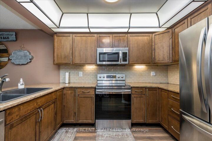 Property Photo: 194 Livingstone Street W ON L4N 6Z9