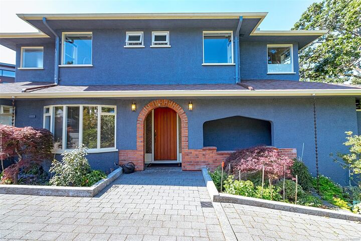 Property Photo:  1 Briar Pl  BC V8S 3J5 