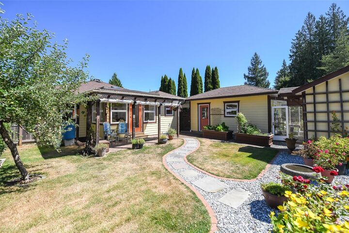 Property Photo: 2849 Penrith Ave BC V0R 1S0