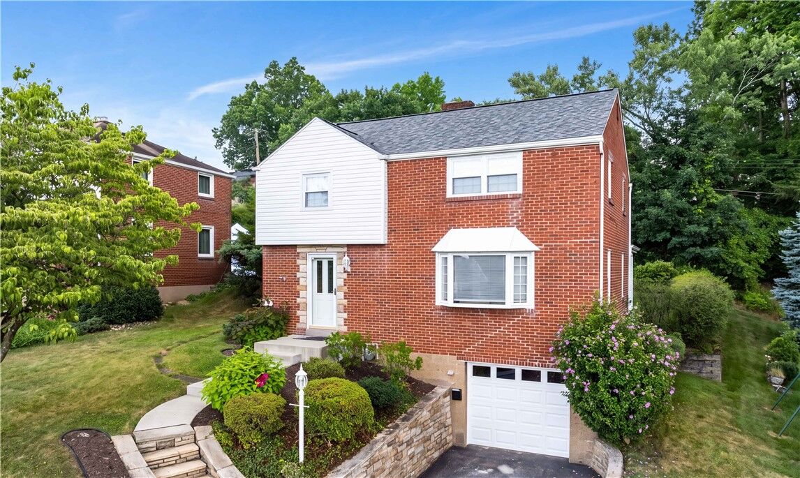 Property Photo: 1131 Girard Rd PA 15227