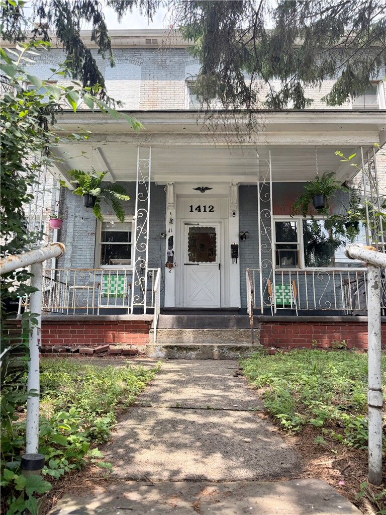 Property Photo:  1412 Main St 2  PA 15215 