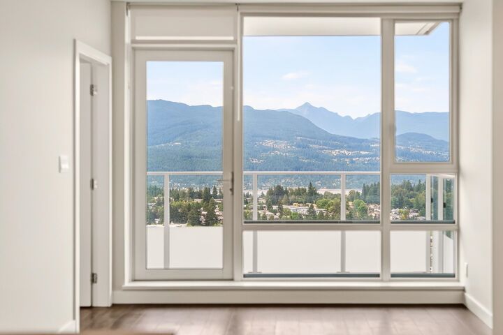 567 Emerson Street 4005 — photo 1