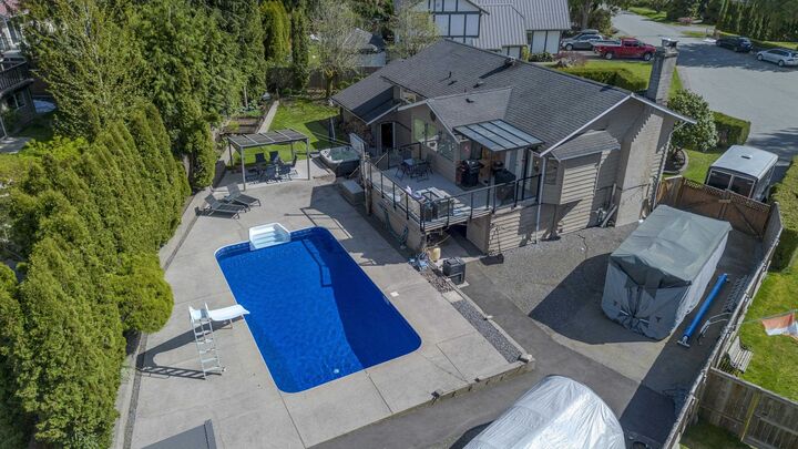 2541 Montrose Way — photo 1