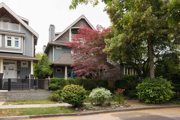 Property Photo: 850 E 10th Avenue BC V5T 2B1