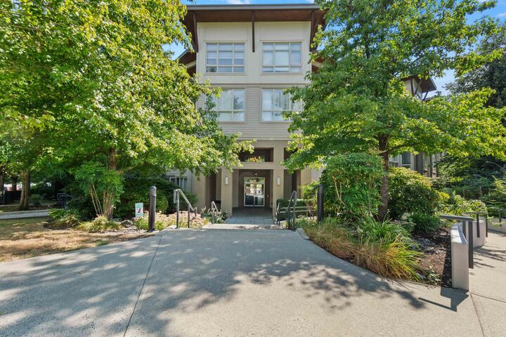 15918 26 Avenue 421 — photo 1