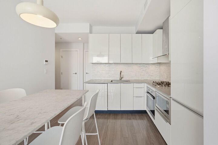 Property Photo:  1283 Howe Street 3605  BC V6Z 0E3 