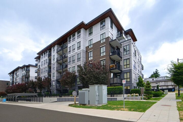 Property Photo: 750 Dogwood Street 220 BC V3J 4B7