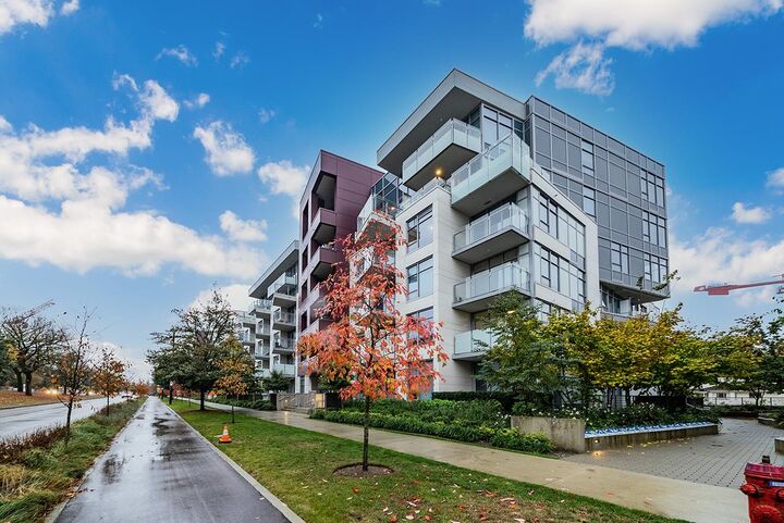 Property Photo: 5033 Cambie Street 402 BC V5Z 0H6