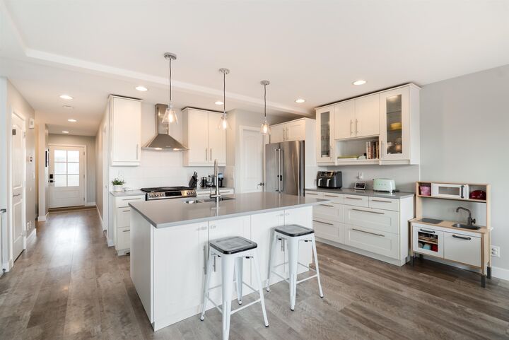 Property Photo: 330 Richmond Street BC V3L 4B8