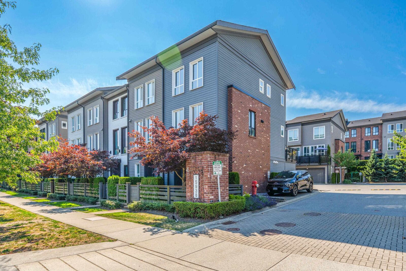 Property Photo: 15938 27 Avenue 20 BC V3Z 0T2