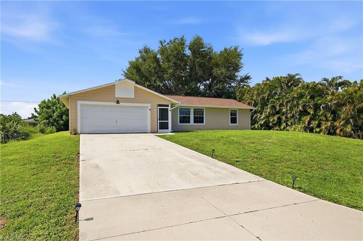 Property Photo: 302 NW 5th Ter FL 33993