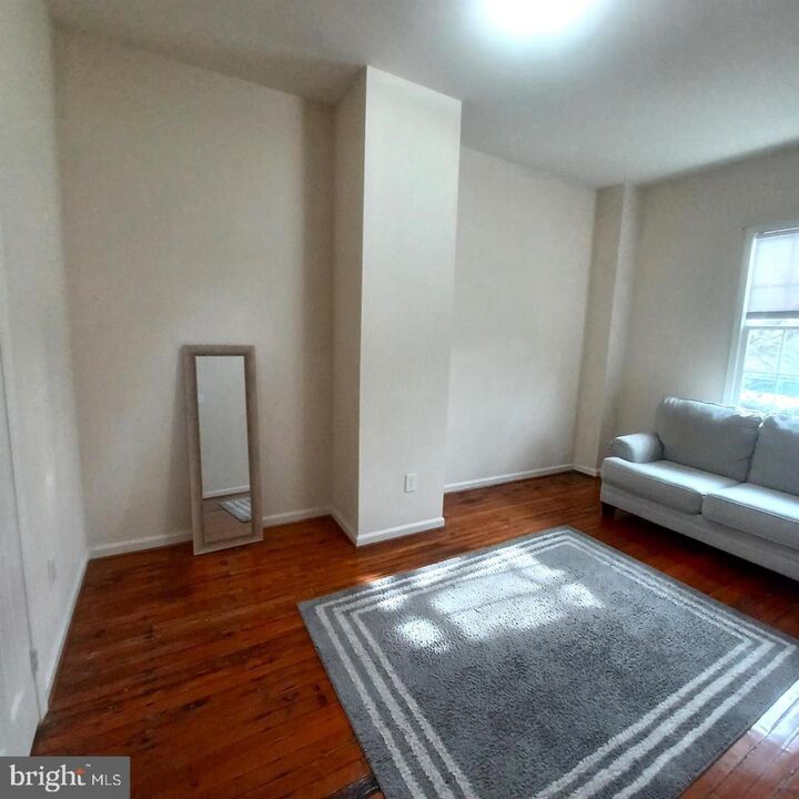 Property Photo:  301 N West Street 1  VA 22314 