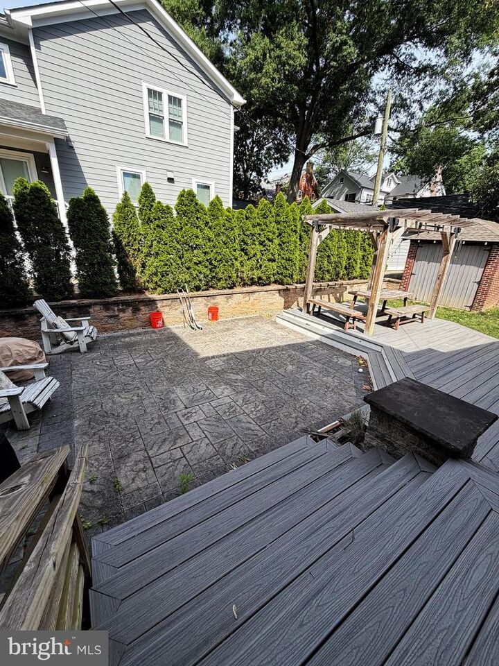 Property Photo: 109 W Maple Street VA 22301