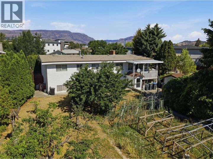 Property Photo:  766 Coopland Crescent  BC V1Y 2V1 
