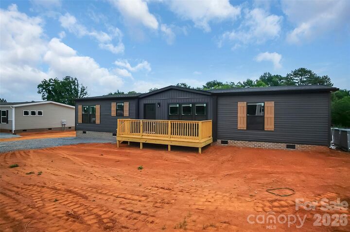 Property Photo: 805 Eagle View Lane NC 28090