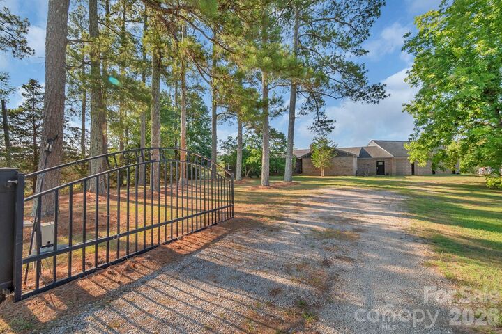 Property Photo: 2248 Willie Usher Road SC 29720
