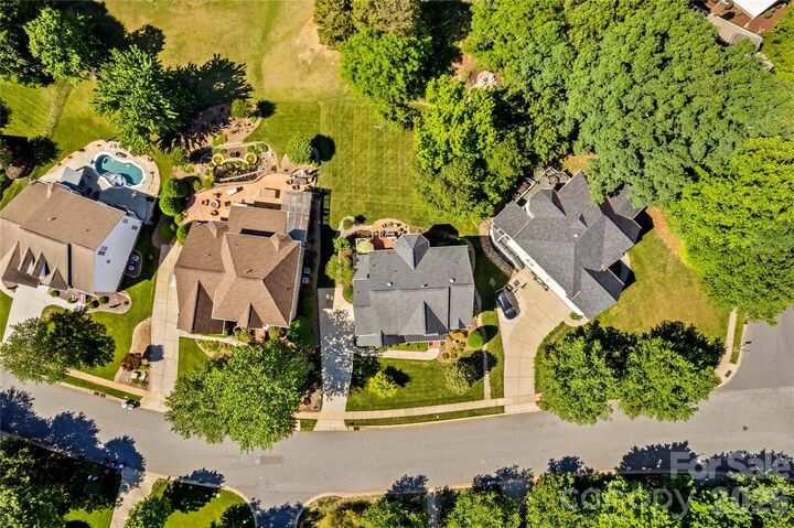Property Photo: 16203 Northstone Drive NC 28078