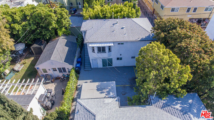 Property Photo: 6112 Saturn St CA 90035