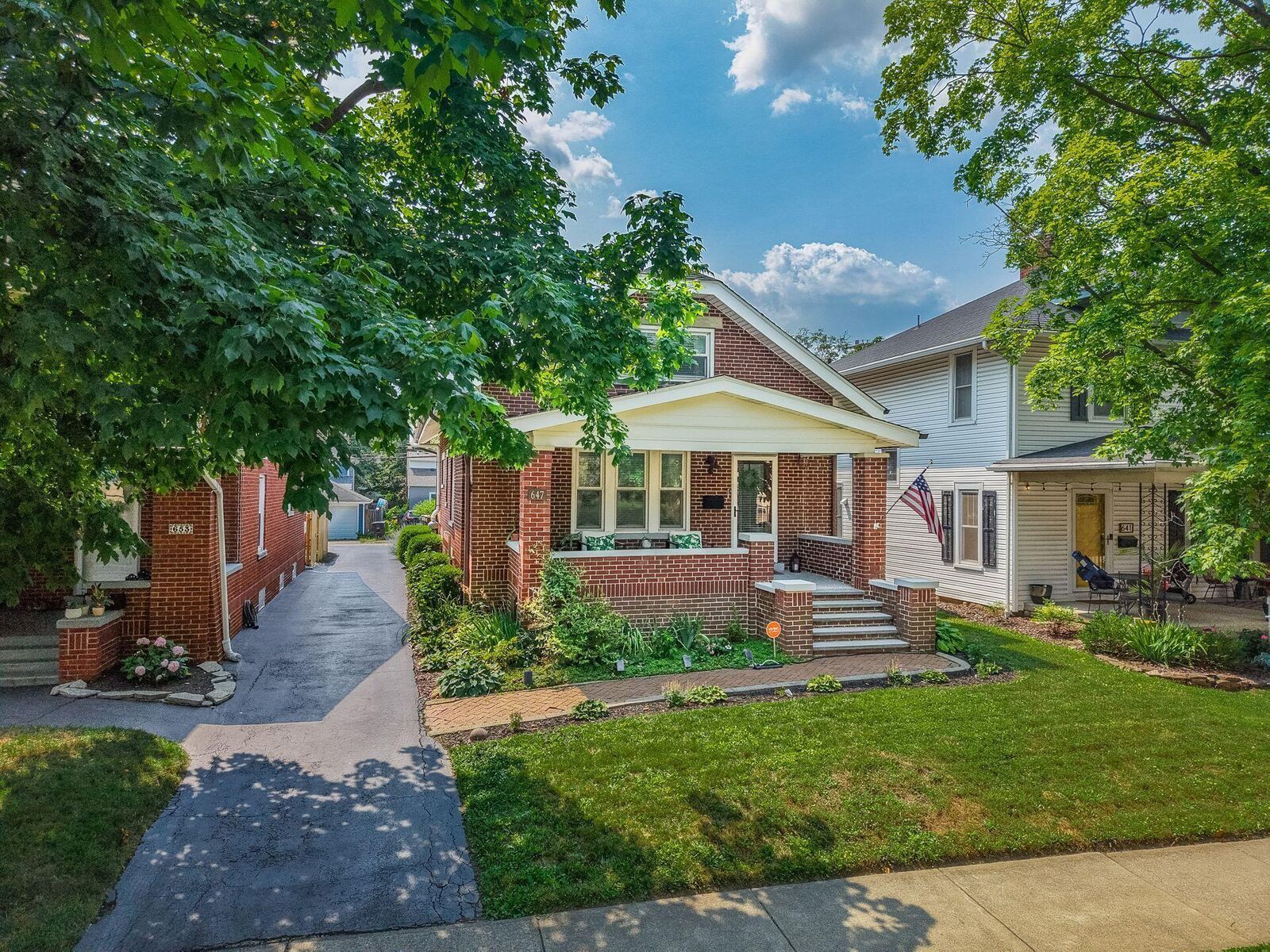 Property Photo: 647 Montrose Avenue OH 43209